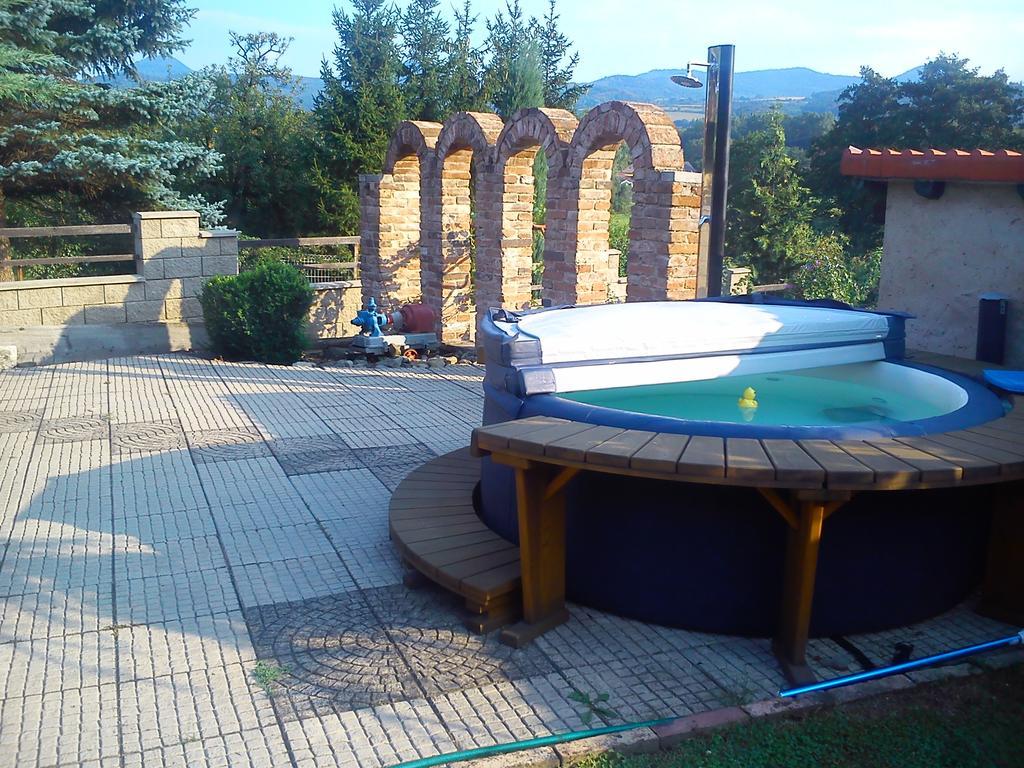 Apartments Ceske Stredohori Теплице Стая снимка