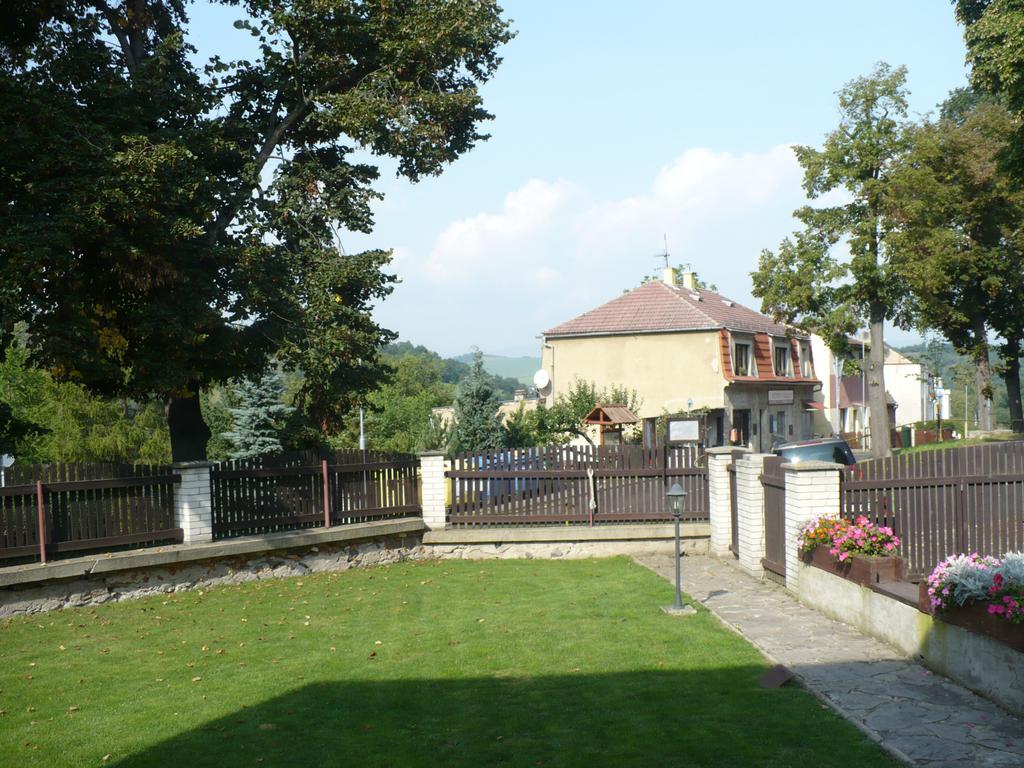 Apartments Ceske Stredohori Теплице Екстериор снимка